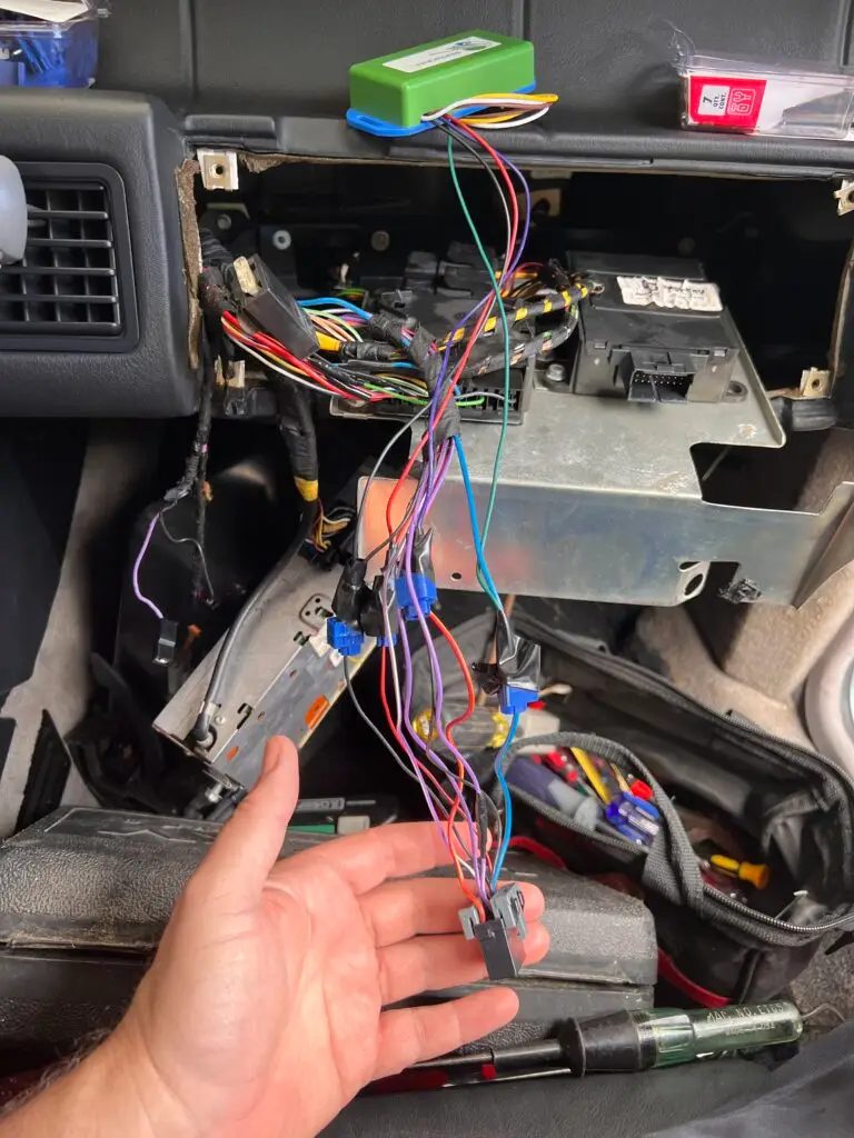 89-91 Cadillac Allante pdm connector 2