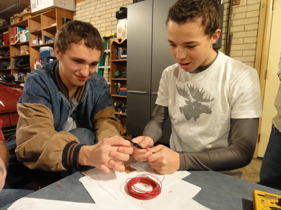 Stripping wires to build the GM Passkey bypass circuit