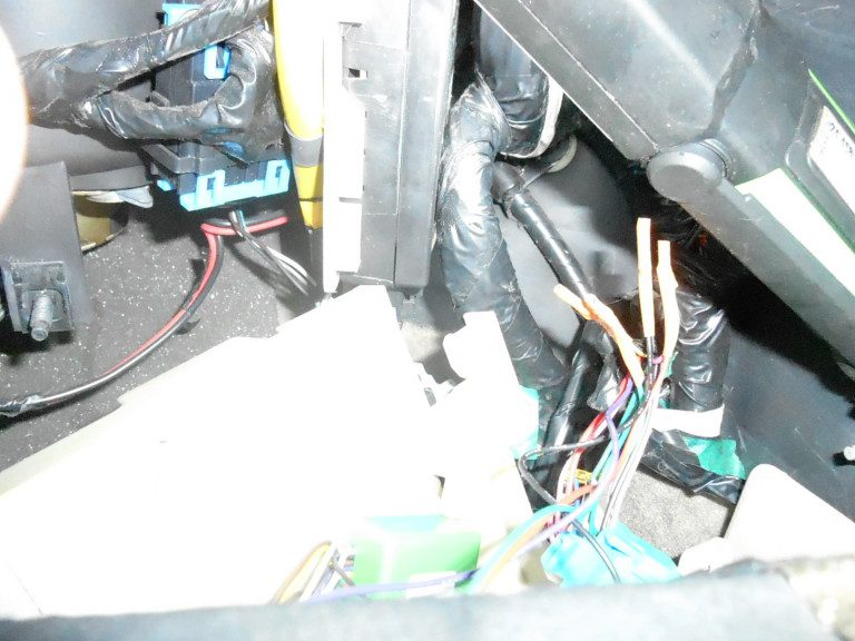 NEWROCKIES PRO Module installed in 1996 Oldsmobile Aurora dash