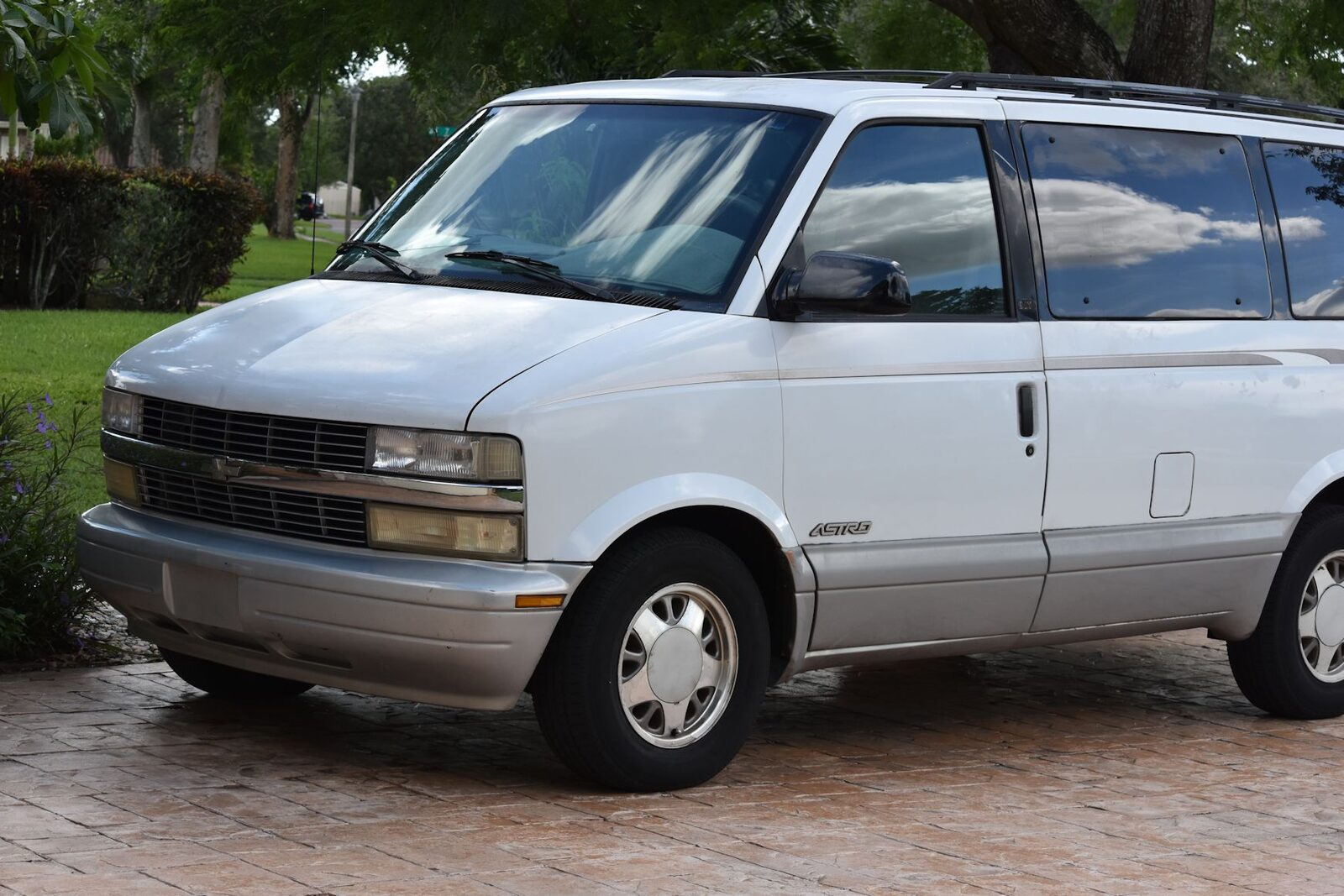 Steve's white Chevrolet Astro van on the driveway